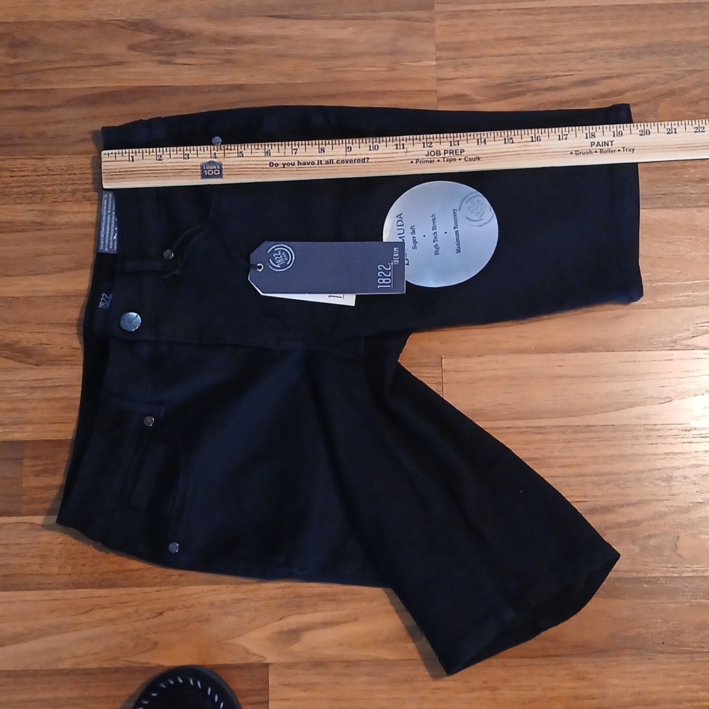1822 Denim Classic Black Shorts - Picture 6 of 7